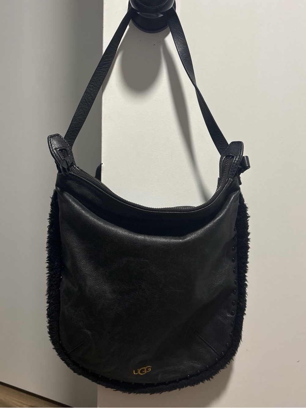 Ugg Black Leather Shoulder Bag With Shearling Trim